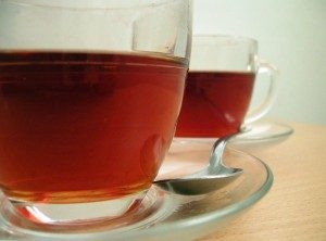 Two_cups_of_tea_with_spoon-300x222