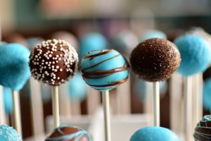 Blue_and_brown_cakepops_13386858965-1024x682
