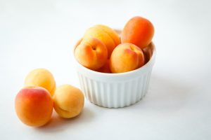 apricots-3-1317879-639x425