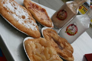 1280px-Fried_Dough_Toppings