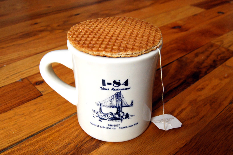 how-to-eat-a-stroopwafel